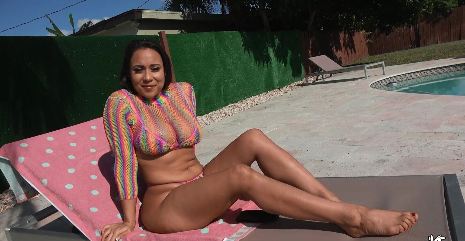 Outdoors fucking with chubby MILF Carmela loves sucking