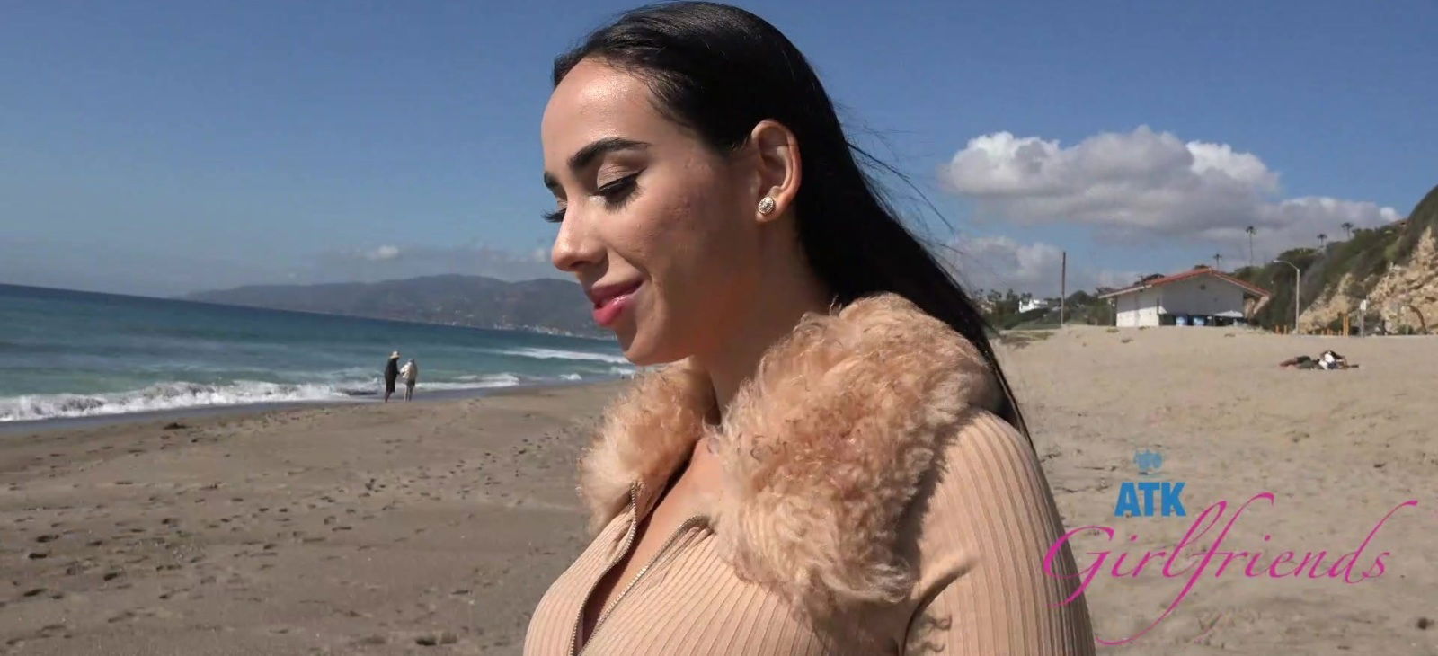 Latina hottie Gaby Ortega gets fingered loves