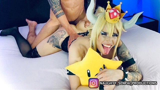 BOWSETTE Ahegao Cosplay Hentai Girl (Sloppy Blowjob, Rough Sex, Nylon Feet, Footjob, Facial)