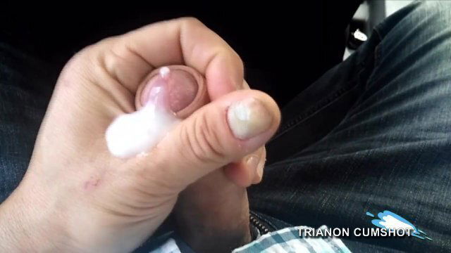 Trianon cumshot #125. Дрочу машине заднем сиденье