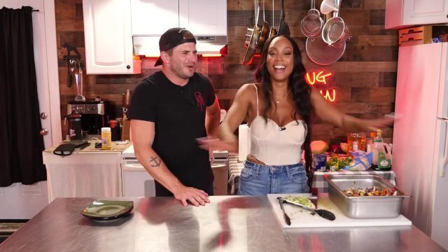 Pornstar gives blowjob advise with August Skye