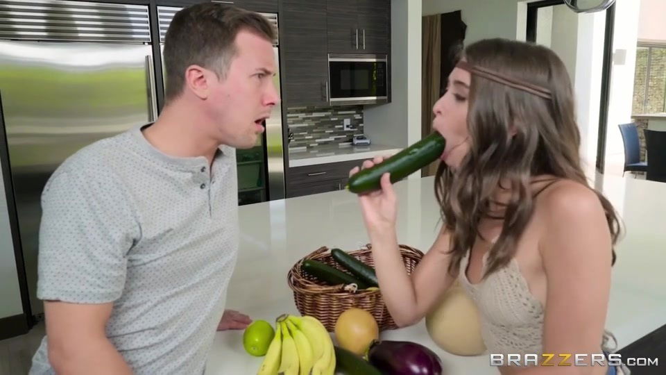 Naughty teen Riley Reid porn scene