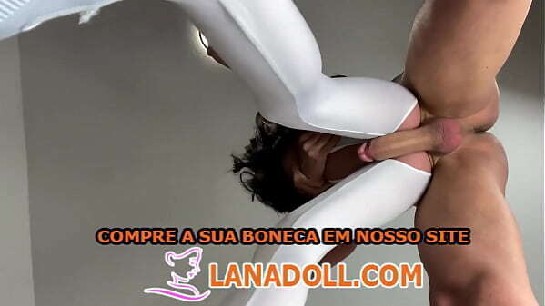 Comedor dotado comeu boneca gozou dentro