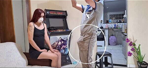 Exclusivo! Dona casa recebeu eletrecista safado sozinha, veja aconteceu!