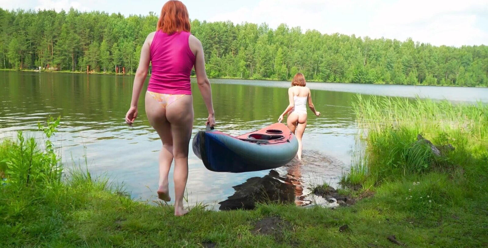 Outdoors video cuties Olivia Trunk Emma Korti having