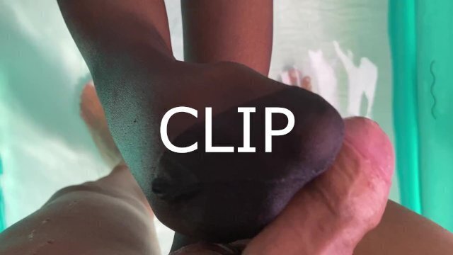 CLIP WET PANTYHOSE