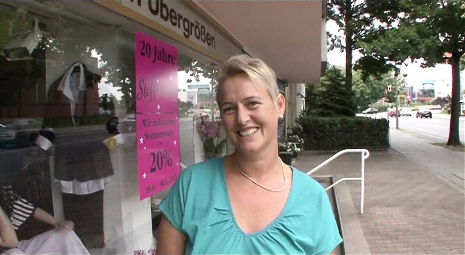 ORDINARY PEOPLE LURED STREET SHOOT PORN