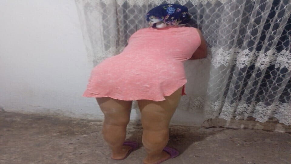 Horny mature wanted fucked while looking window