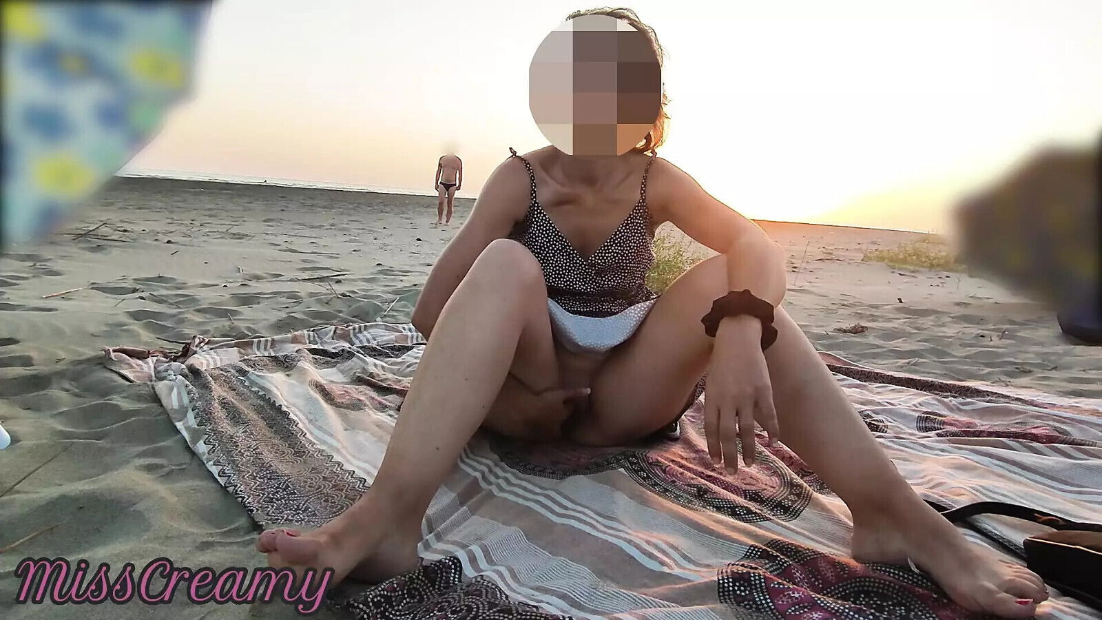 Flashing pussy front public beach helps squirt it's very risky MissCreamy