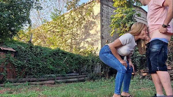 vecina chupa pija terreno