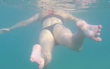 Aquatica's feet melted blue