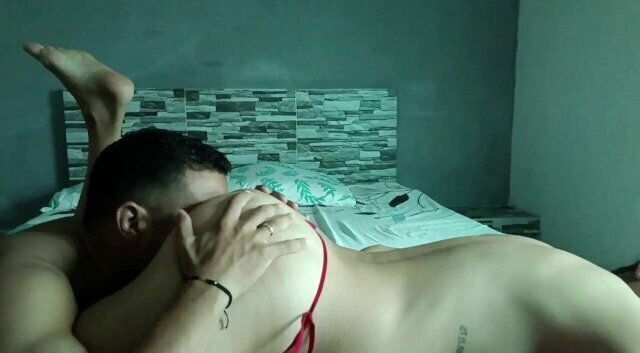 نكيت صاحبت مراتي والله لأنها منزة مولعة 🔥قالتلي تعا نتناك بالسر مع بعض 🇪🇬