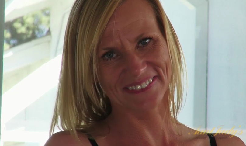 Cody Hunter in Masturbation Movie - AuntJudys