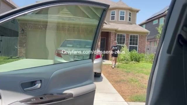 Delivery co-worker give head deliveries