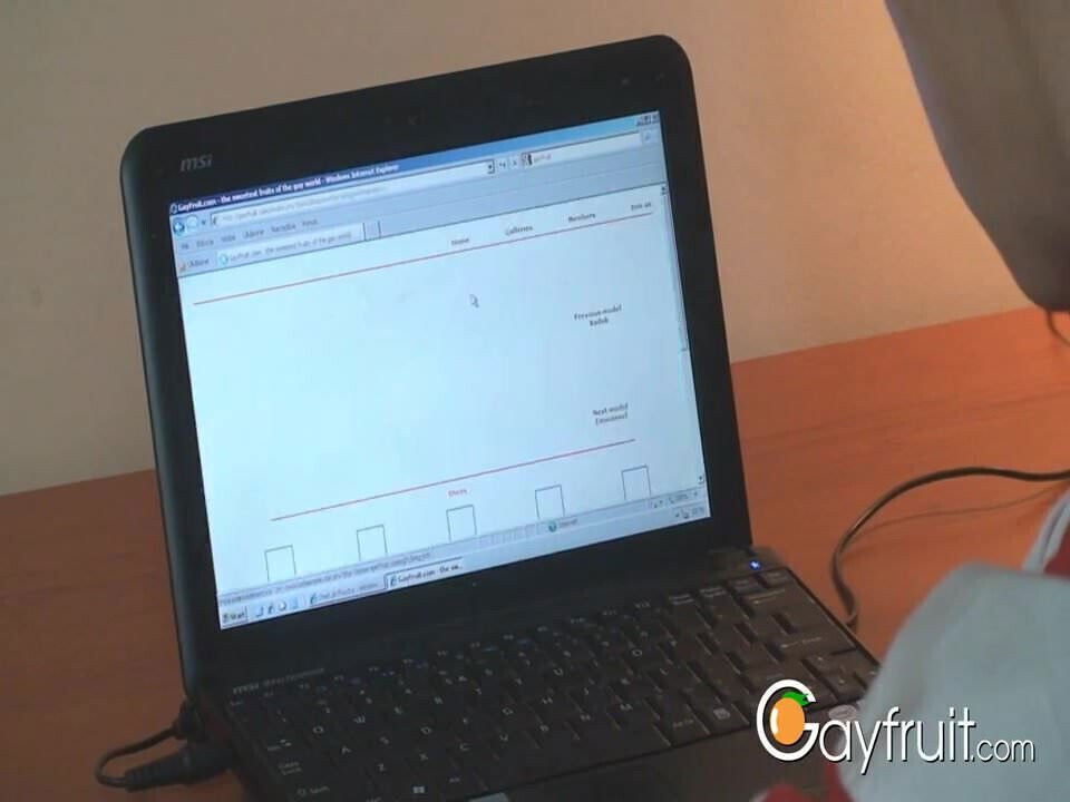 GayFruit- Masturbating skater in the room