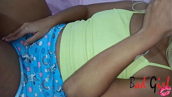 Pillo hijastro masturbarse para guardar secreto pido culo cojiendo hijastra