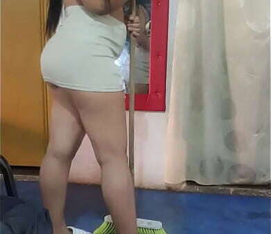 el pervertido de mi cu&ntilde_ado vino a casa y me convenci&oacute_ para follar confiezo que ten&iacute_a muchas ganas de coger, contenido casero