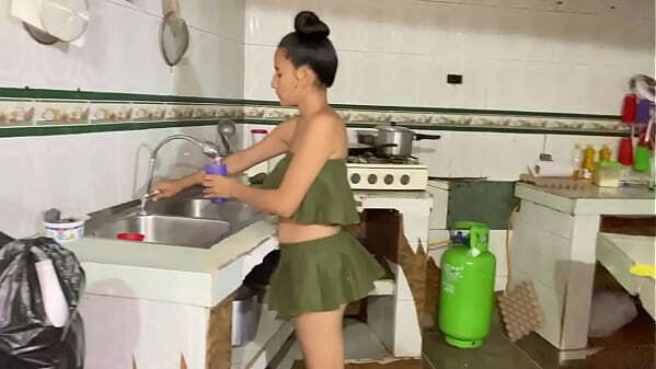 HERMANASTRA descubre haci&eacute_ndome paja ayuda.