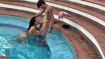 QUE RICA FOLLADA ME ACABA DE DAR MI CU&Ntilde_ADO Y SE CORRE EN MI COCK 1 PARTE