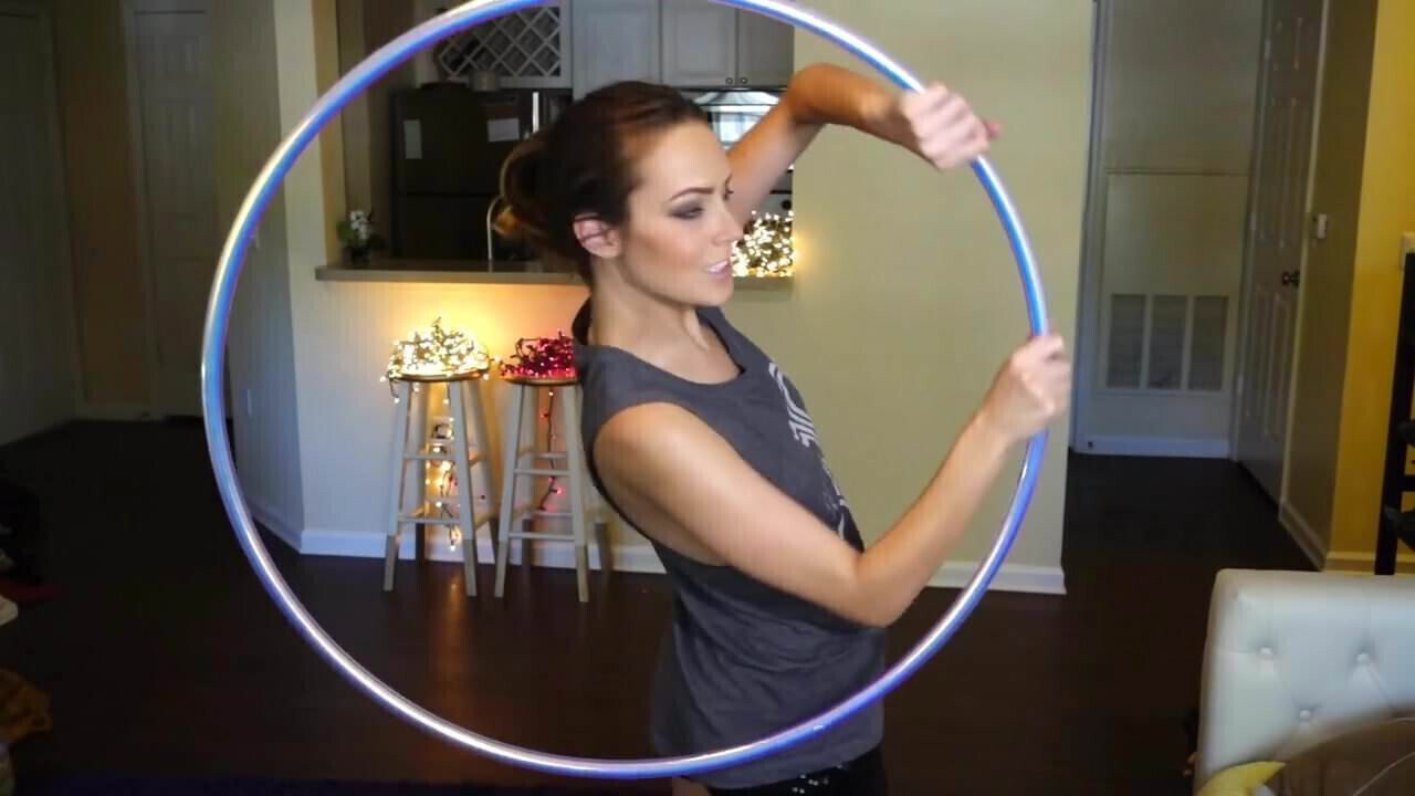 hoop girl - titts shake dance