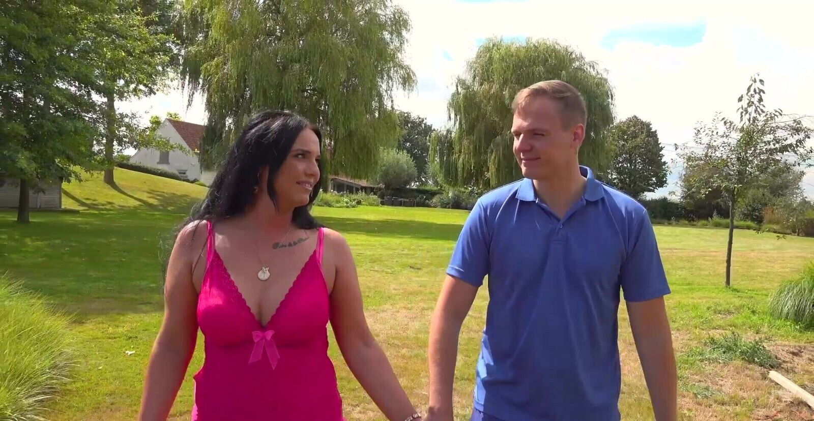 Chubby amateur Bella Gold moans while getting fucked outdoors