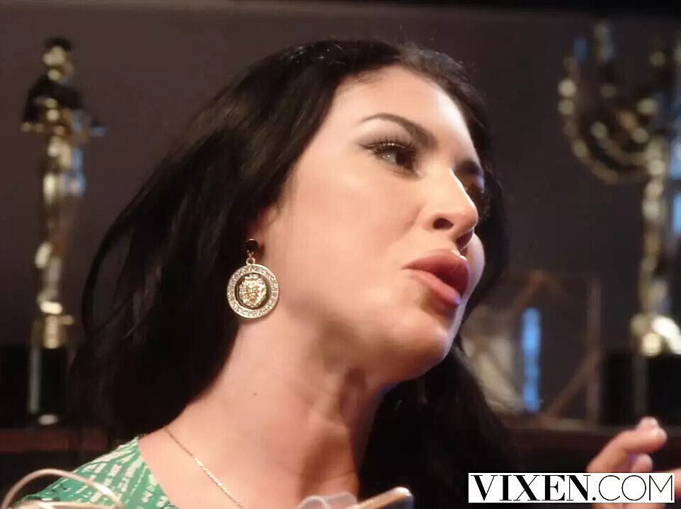 VIXEN Cheating Queenie gets creampied