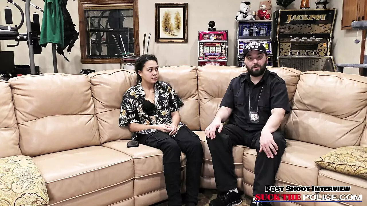 Crooked Mara Sucks Fellow Crooked Trouble! Watch Mara Suck Officer Tampa SucksThePoliceCom