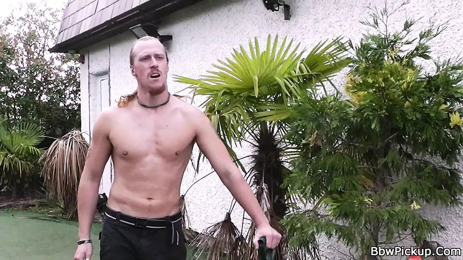 Long-haired drilling blonde pussy