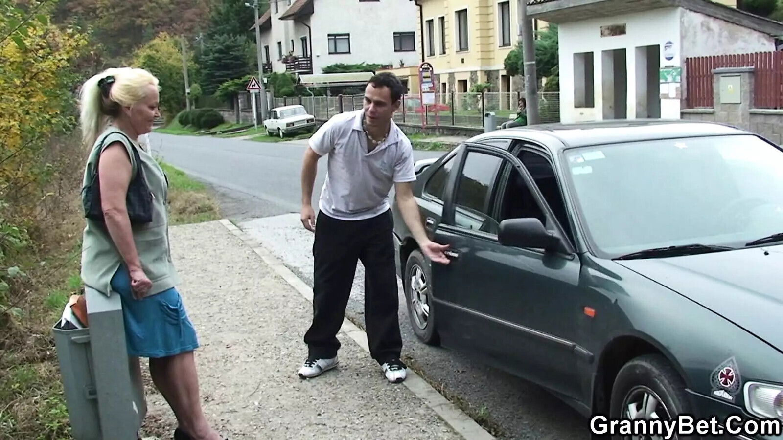 picks blonde mature fucks hairy cunt