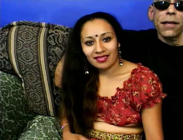 Indian floozie improves English linguistic exercises company four American studs