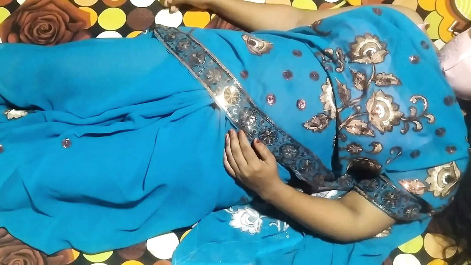 Excited dream bedroom, threw goods with parachute bottle.