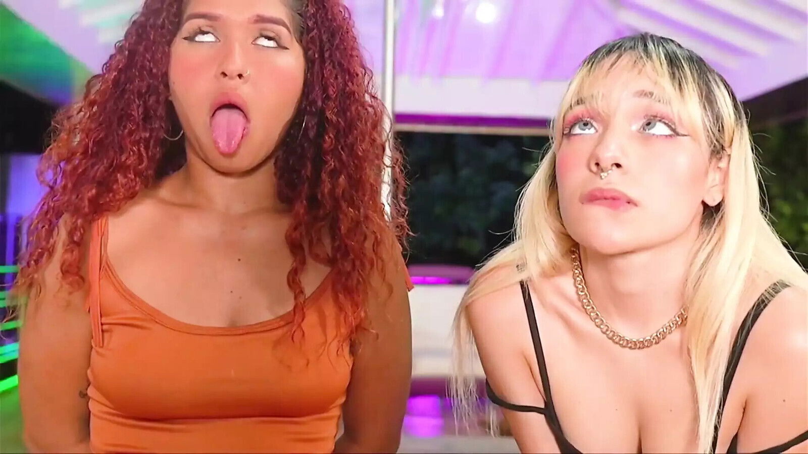 Dildo Shoved Pussy Makes Excited GGmansion