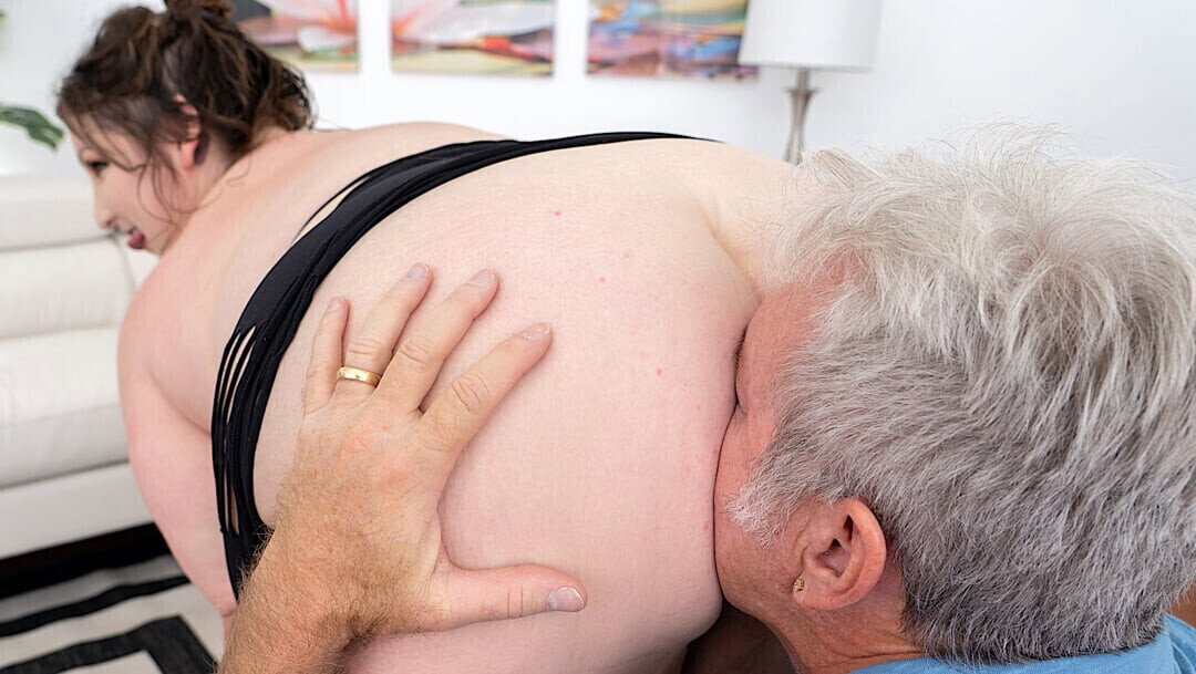 Heady Betty Entertains Masturbating Fucking