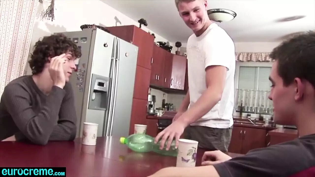 Eurocreme.com Filthy Bareback Threesome