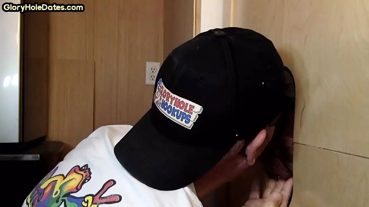 Homemade gloryhole DILF sucks dick till mouth