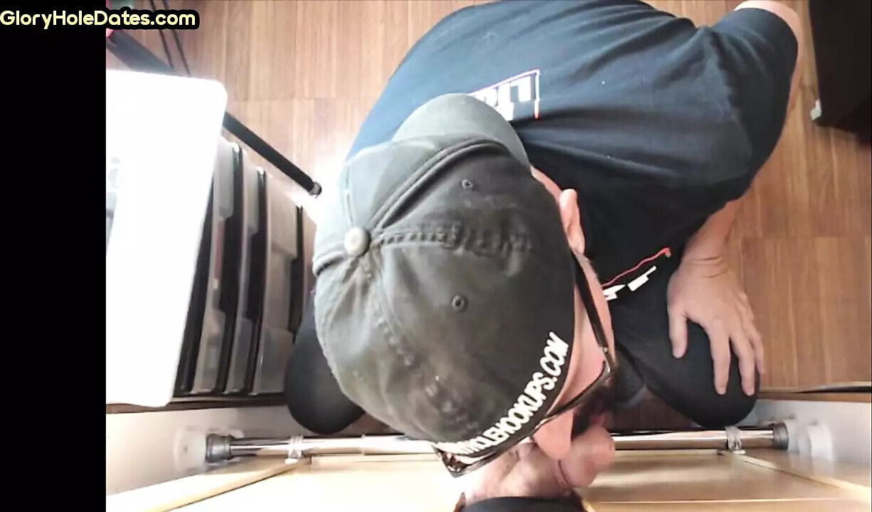 Barebacked gloryhole DILF sucks dick amateur video