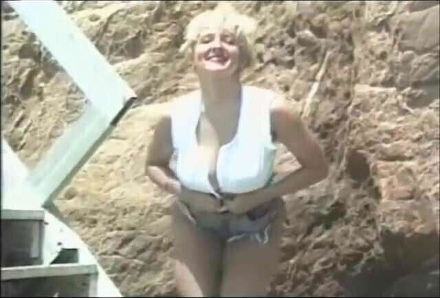 Vintage Mature Exhib Natural Boobs