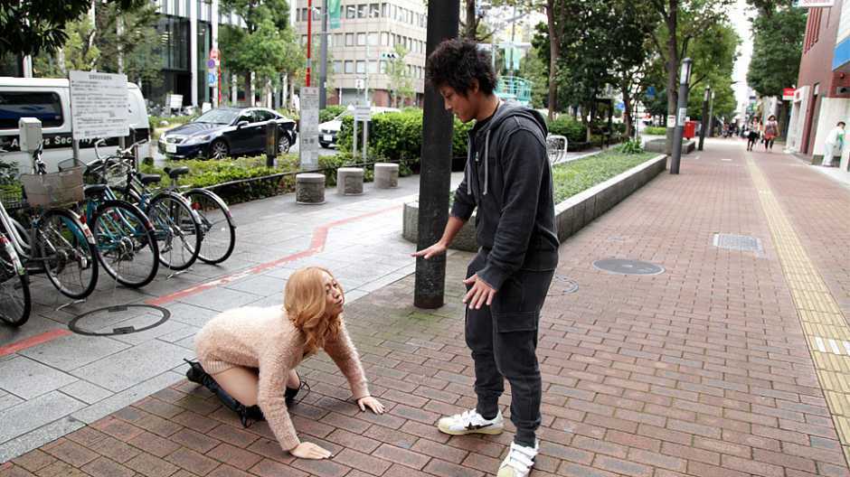 Mary Hayakawa finds a guy on the street to fuck - JapanHDV