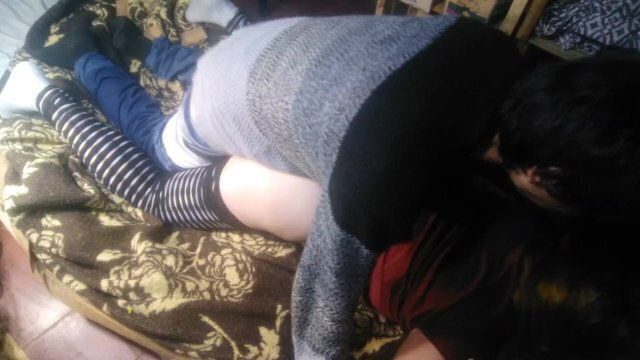 bajo calza rallas vecina rica tanga celeste