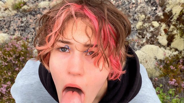 Секс камнях, красивая девушка природе