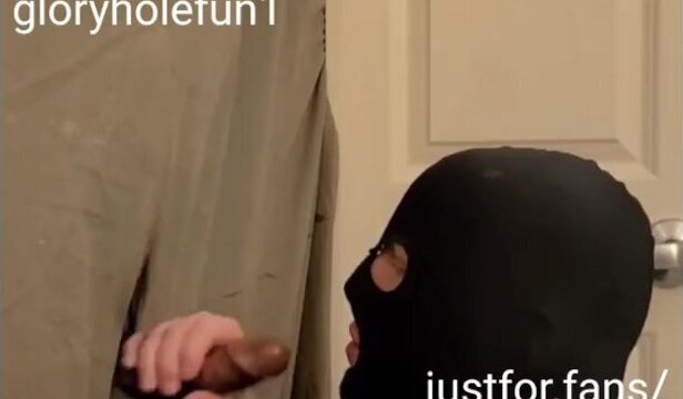 20 y/o DL rapper came by for his first male BJ. He said we suck with passion onlyfans gloryholefun1