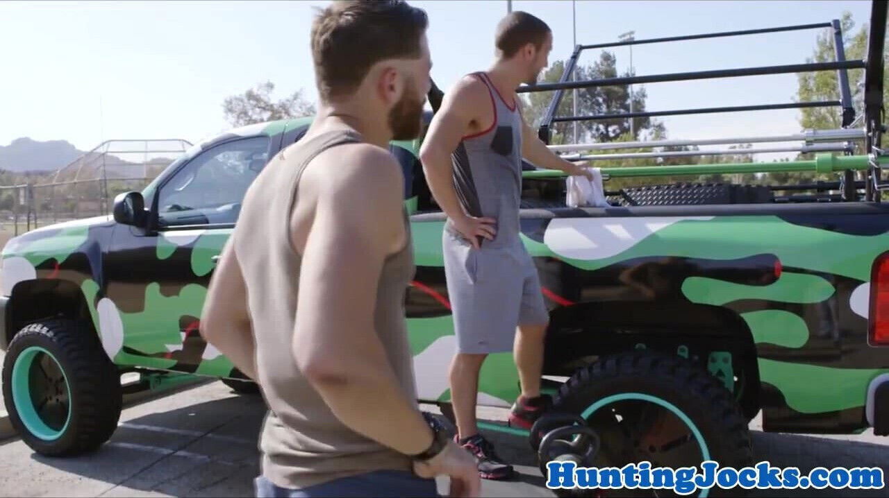 Assfucked fitness hunk drops his milky load