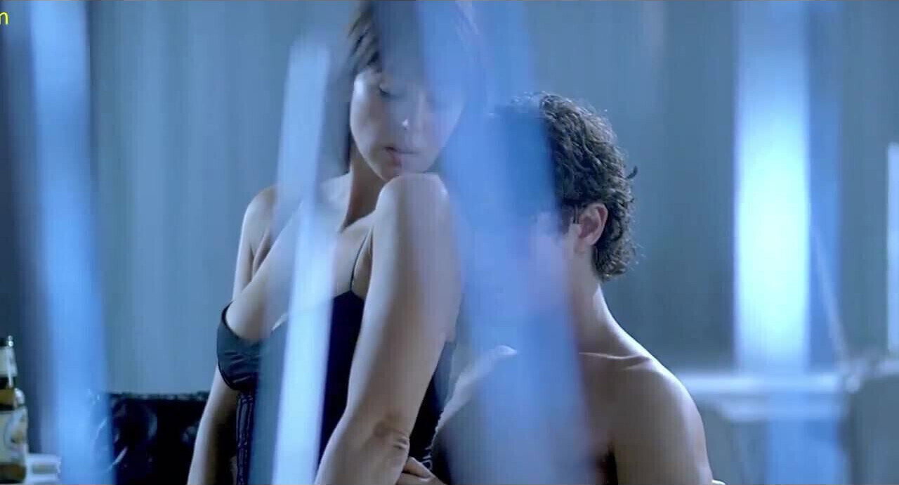 Monica Bellucci Manuale Damore ScandalPlanet.Com