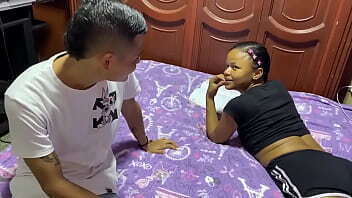 Siento sorpresa pinch&aacute_ndome dice leidys hermanastro