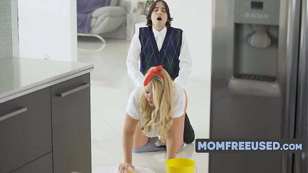 Stepmom Family'_s Freeuse Bucket Karen Fisher, Ricky Spansh, Rusty Nails