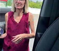 Amateur skinny granny getting a pov quickie creampie