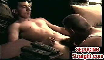 Amateur straight jock jerking after sucked off by DILF