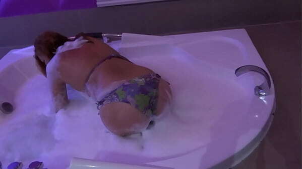 friend'_s beautiful wife enjoys jacuzzi motel before fucking her, loves