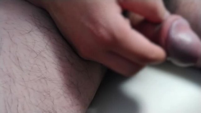 【個人撮影】日本人　素人　オナニー　仮性　包茎　大量射精　Japanese boy's masturbation. Huge cumshot.