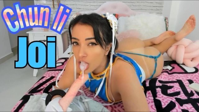 Chun from street fighter cosplay jerk instructions twerking juicy